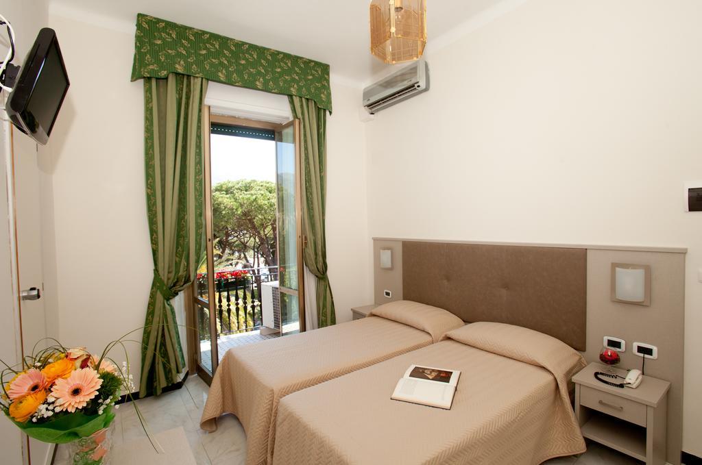 Hotel Giulio Cesare Rapallo Buitenkant foto