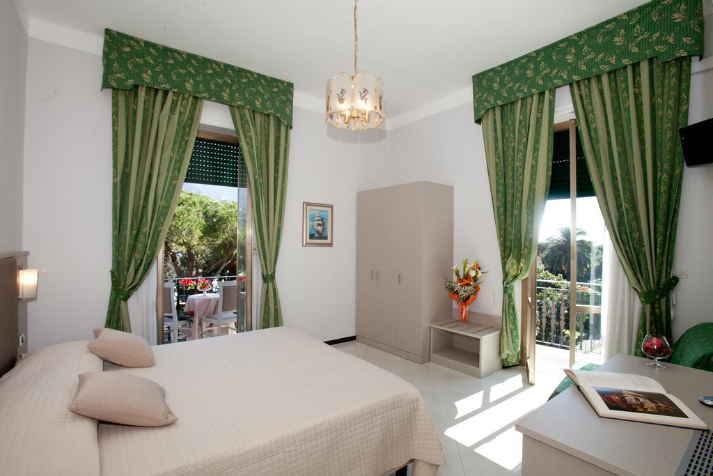 Hotel Giulio Cesare Rapallo Buitenkant foto