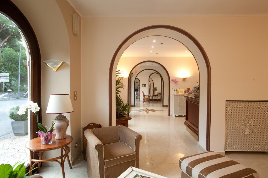 Hotel Giulio Cesare Rapallo Buitenkant foto